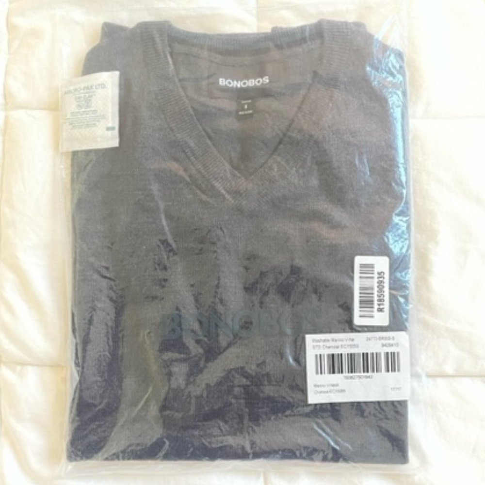 Bonobos 100% Extra Fine Merino Wool V-Neck Charcoal Sweater, Small, New